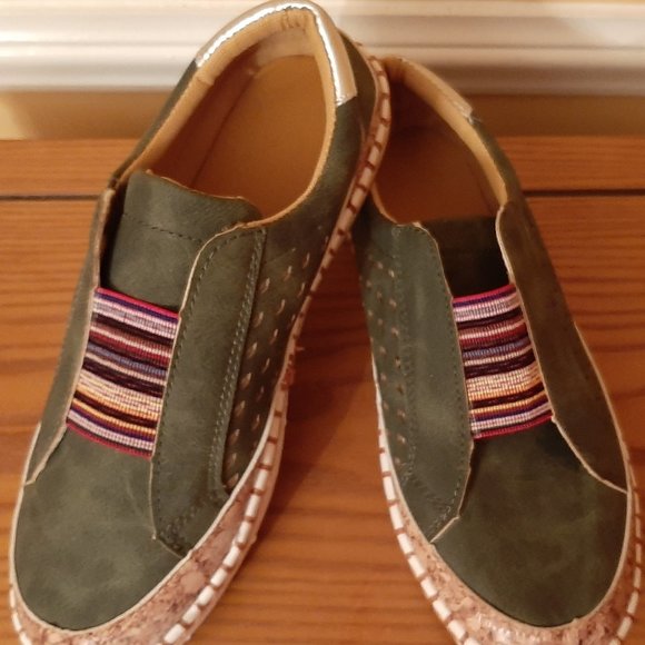 slide hollow out round toe sneakers